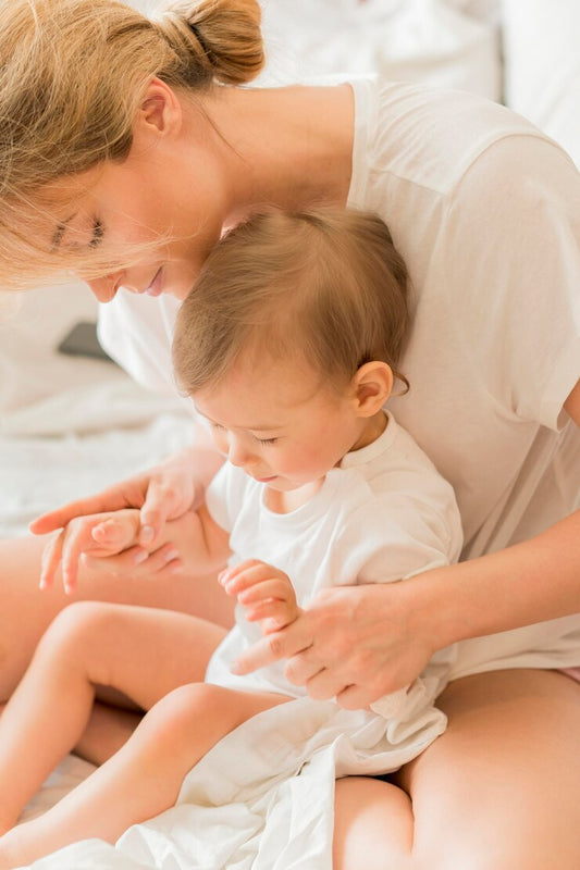 Les différences entre le liniment, le gel lavant, l’eau micellaire, le savon et le gel douche pour bébé